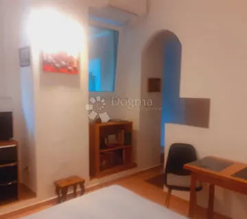 Opatija centar odličan stan za najam - cover
