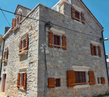 VODICE - šarmantna kamena kuća 90 metara od mora - cover