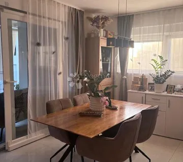 Zadar – Mocire: Luksuzan trosobni stan na odličnoj lokaciji - cover