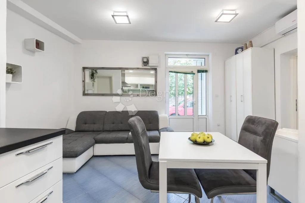 Atraktivan apartman u povijesnoj jezgri Splita - cover