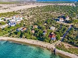 Atraktivna građevna parcela s pogledom na more, turistička namjena, 47.893 m2  - cover