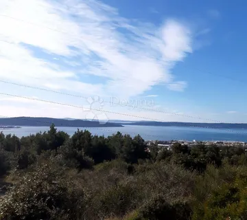 Poljoprivredno zemljište s pogledom na more u Kaštel Sućurcu! - cover