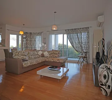 Fantastičan stan na lokaciji iz snova - cover