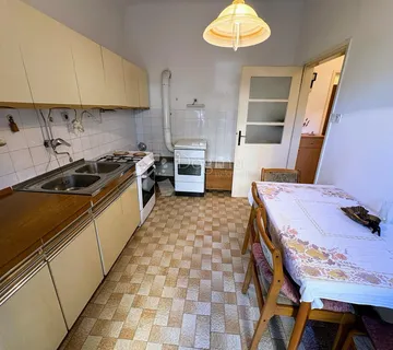 ODLIČNA LOKACIJA, STAN U PRIZEMLJU OD 43M2 + PODRUM + SPREMIŠTE - cover