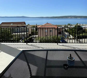 CRIKVENICA - NAJAM KOMFORNOG STANA - cover