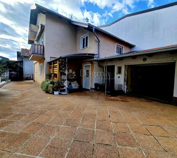 KUĆA 5 MINUTA HODA OD AVENIJE DUBRAVA - cover