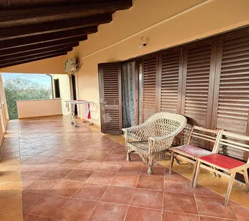 Prostrana donja etaža kuće - za najam  - cover