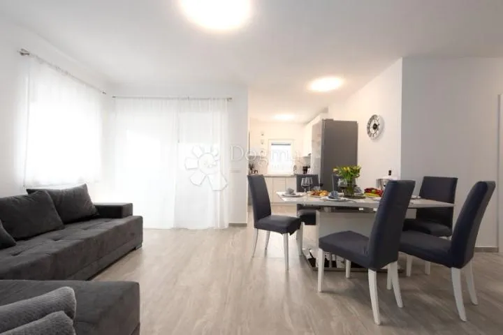 Namješten apartman u novogradnji  - cover