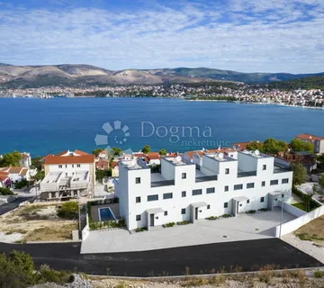 TROGIR/ČIOVO - PREDIVNA VILLA S BAZENOM I POGLEDOM - cover