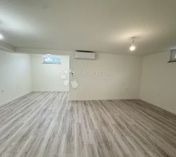 NAJBOLJI SUTERENSKI STAN NA TRŽIŠTU!  - cover