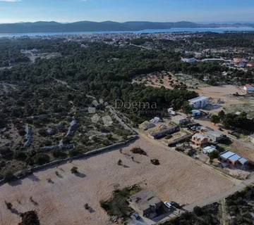 PIROVAC- GRAĐEVINSKO ZEMLJIŠTE 520M2 - cover