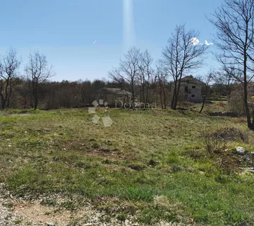 Građevinsko zemljište na mirnoj lokaciji  - cover