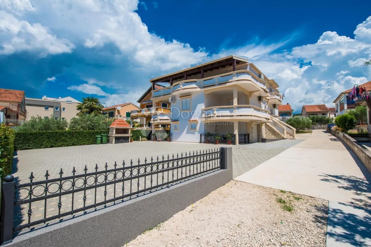 Prodaje se Kuća na Zadarskom području - Idealna Investicija za Turistički Najam - cover