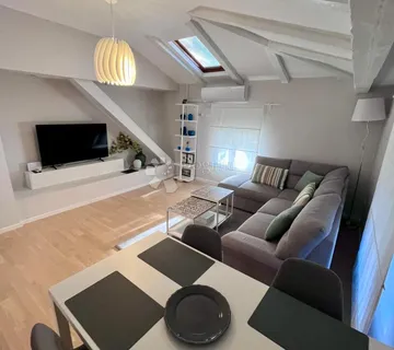 Centar Opatija, Prodaja, Prvi Red Do Mora - cover