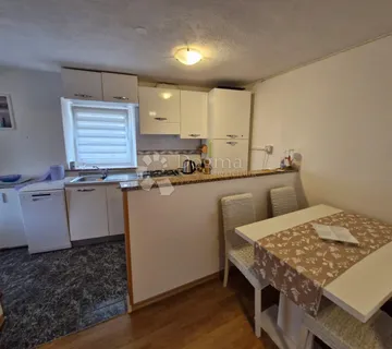 DVIJE PREKRASNE KUĆE U NIZU - BRTONIGLA - cover