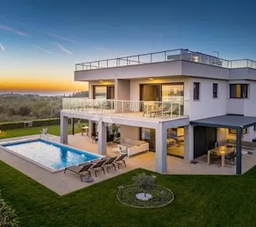 NOVIGRAD,villa sa dvije stambene jedinice na atraktivnoj lokaciji - cover