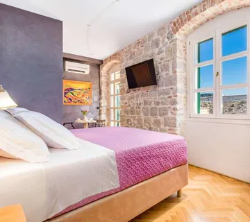 Stan: Split(uhodani turistički posao) - cover