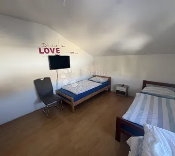 Dvosoban stan za najam radnika useljiv odmah  - cover