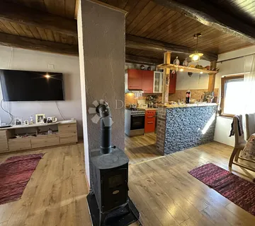 KUĆA U  NEPOSREDNOJ BLIZINI CENTRA PRILIKA !!! - cover