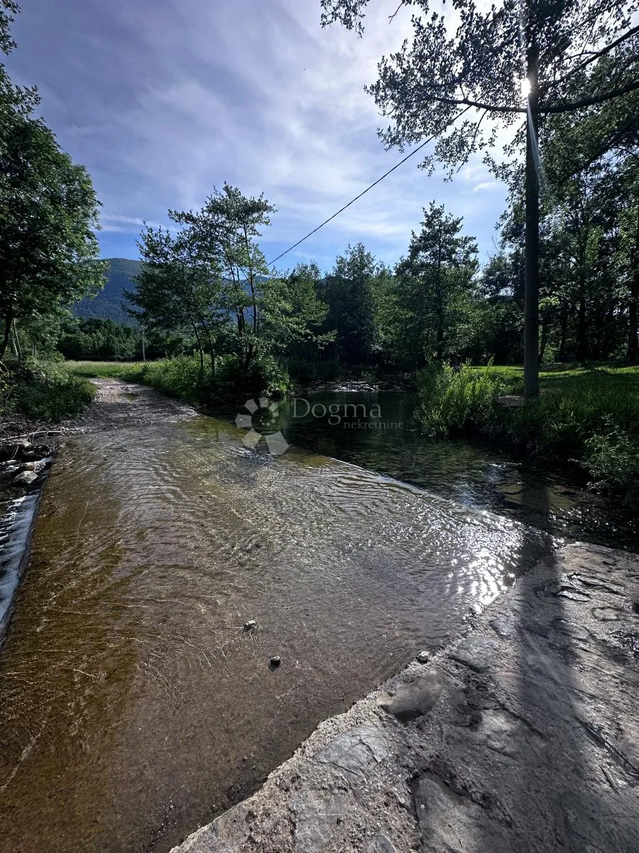 BRUŠANE  ZEMLJIŠTE 7373 m2 (podnešen zahtjev za prenamijenu u građevinsko) - cover