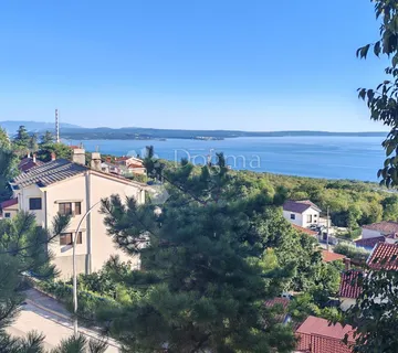 ESKLUZIVAN STAN U KOSTRENI - cover