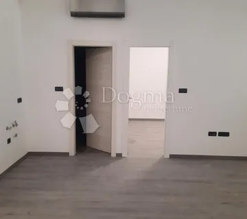 Najam poslovnog prostora na Rivi - cover