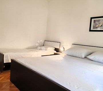 Kamena kuća s 3 apartmana, 100m od mora - cover