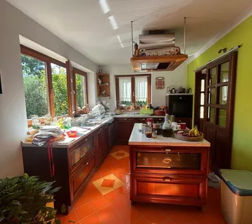 PROSTRANA KUĆA BLIZU MORA - POMER - cover