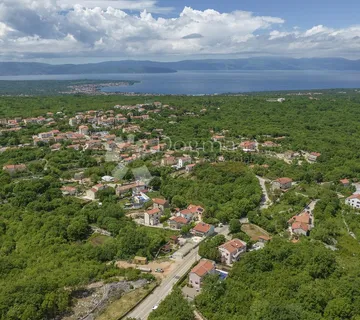 GRAĐEVINSKO ZEMLJIŠTE U OKRUŽENJU VILA S BAZENOM - cover