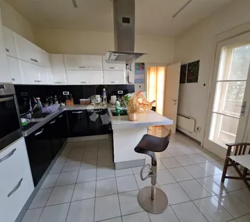 Raskoš na Pećinama - cover