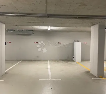 Garaža u centru Opatije - 2 mijesta  - cover