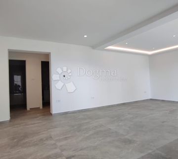 ZAMET 3S+DB 1. KAT ,  60M2 TERASA+28M2 BALKON POGLED  - cover
