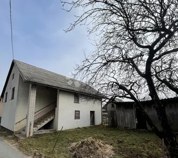 KUĆA U CENTRU KORENICE  - cover