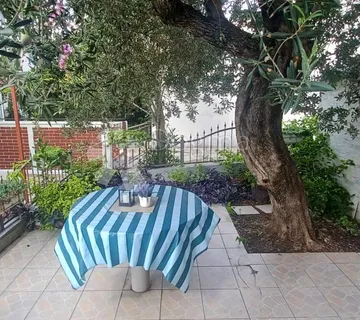 Investicija podno Biokova– 4 apartmana blizu plaže! - cover