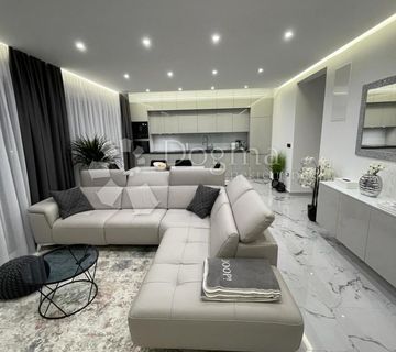 BIBINJE - POTPUNO OPREMLJEN PENTHOUSE S BAZENOM NA KROVNOJ TERASI - cover