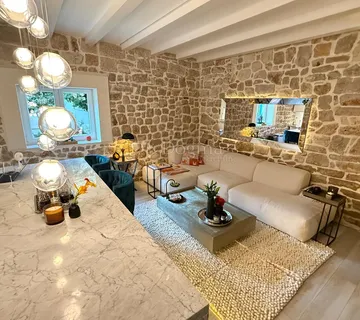 ADAPTIRANA STARINA KUKLJICA - cover