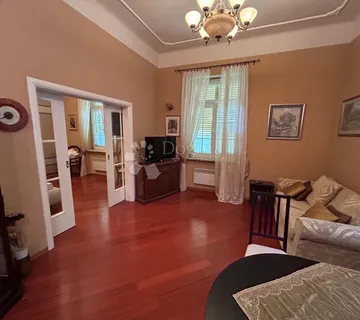 Za poslovne ljude, apartman u vili uz more ! - cover