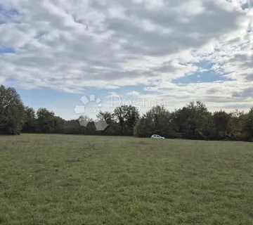 Poljoprivredno zemljište nedaleko mjesta Pusti 8182 m2 - cover