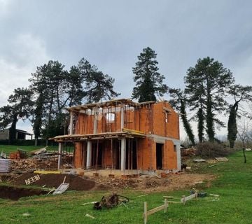 Roh bau kuća s bazenom, 150 m², parcela 911 m² - cover