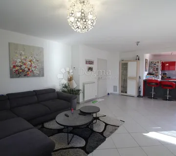 VIŠKOVO - SAVRŠENA OBITELJSKA KUĆA  - cover