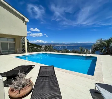 Šarmantan stan u vili za najam  - cover