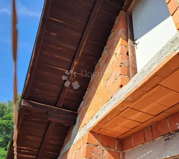 Odlična kućica s 2 stana  - cover