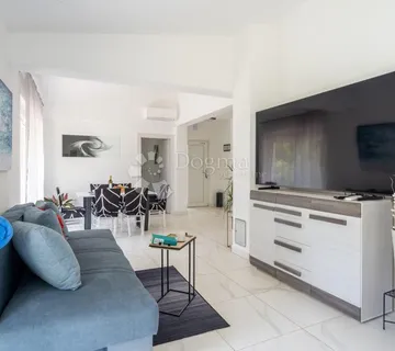 Prizemnica s jacuzzijem u Istri - 110 m², mirna lokacija Barbanštine - cover