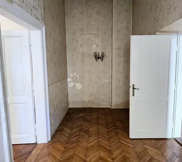 PRILIKA – STAN ZA ADAPTACIJU  KOD MARKOVE CRKVE - cover