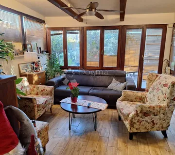 Stan: Split-Brda 73m2+50m2 vrta - cover