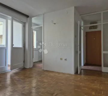 Trosobni stan u mirnoj ulici - idealna prilika za obitelj ili investiciju - cover