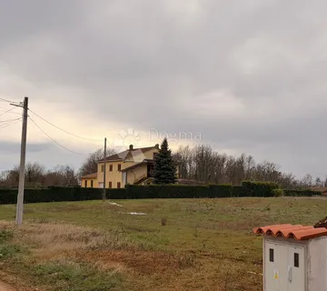 ŽMINJ - ZEMLJIŠTE S GRAĐEVINSKOM DOZVOLOM - cover