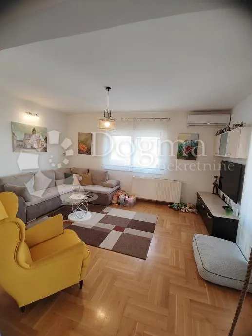 Novi Zagreb zapad, kuća sa dva stana - cover