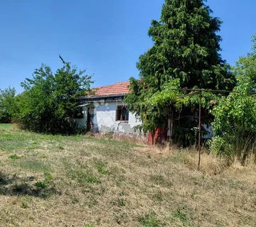 KUTJEVO OKOLICA - KUĆA NA BREŽULJKU - cover