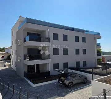 PRIMOŠTEN- DVOSOBNI STAN NA 1.KATU, TOP LOKACIJA S5 - cover